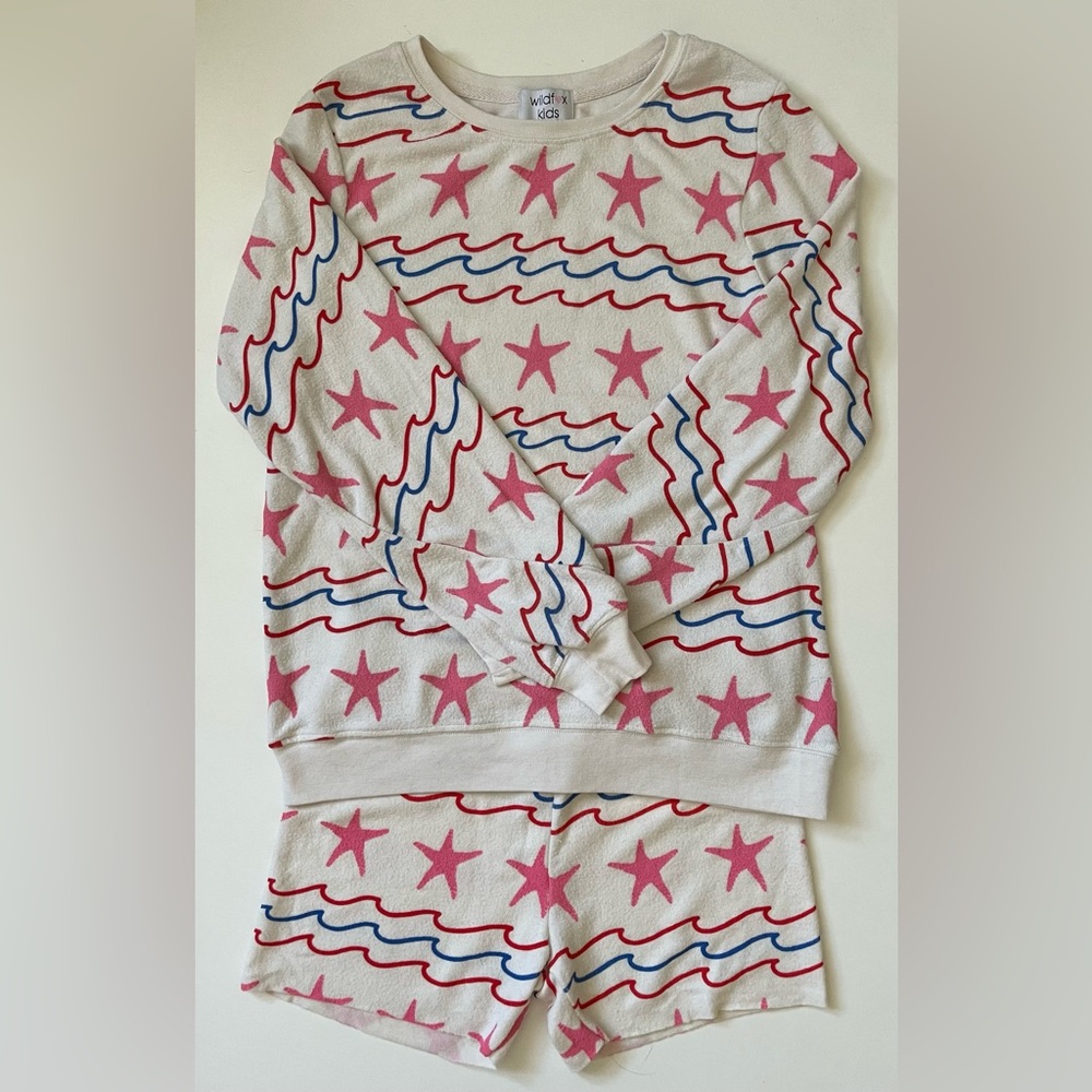 Wildfox Girls’ Sea Stripes Baggy Beach Jumper & Cutie
Shorts Set - Vintage Lace